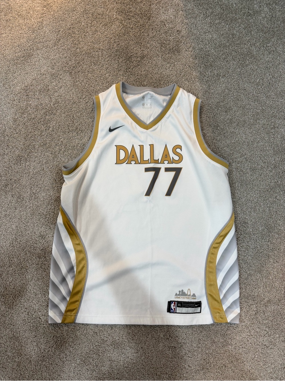Nike Dallas Basketball Jersey in White & Gold